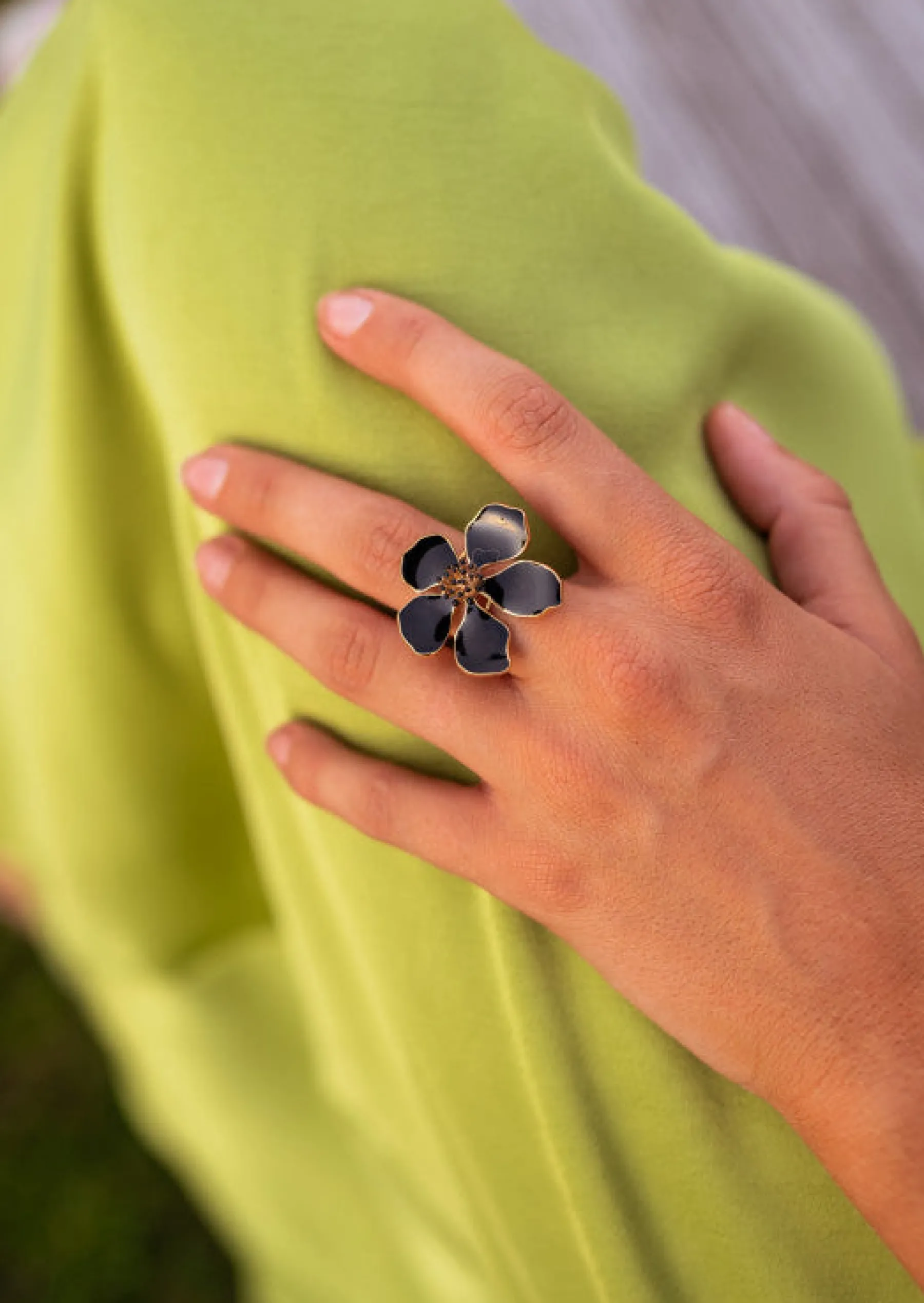 Bagues-EASY-CLOTHES Bague Mima Dorée - Fleur Noire - Acier InodydableEasy Clothes Dorée