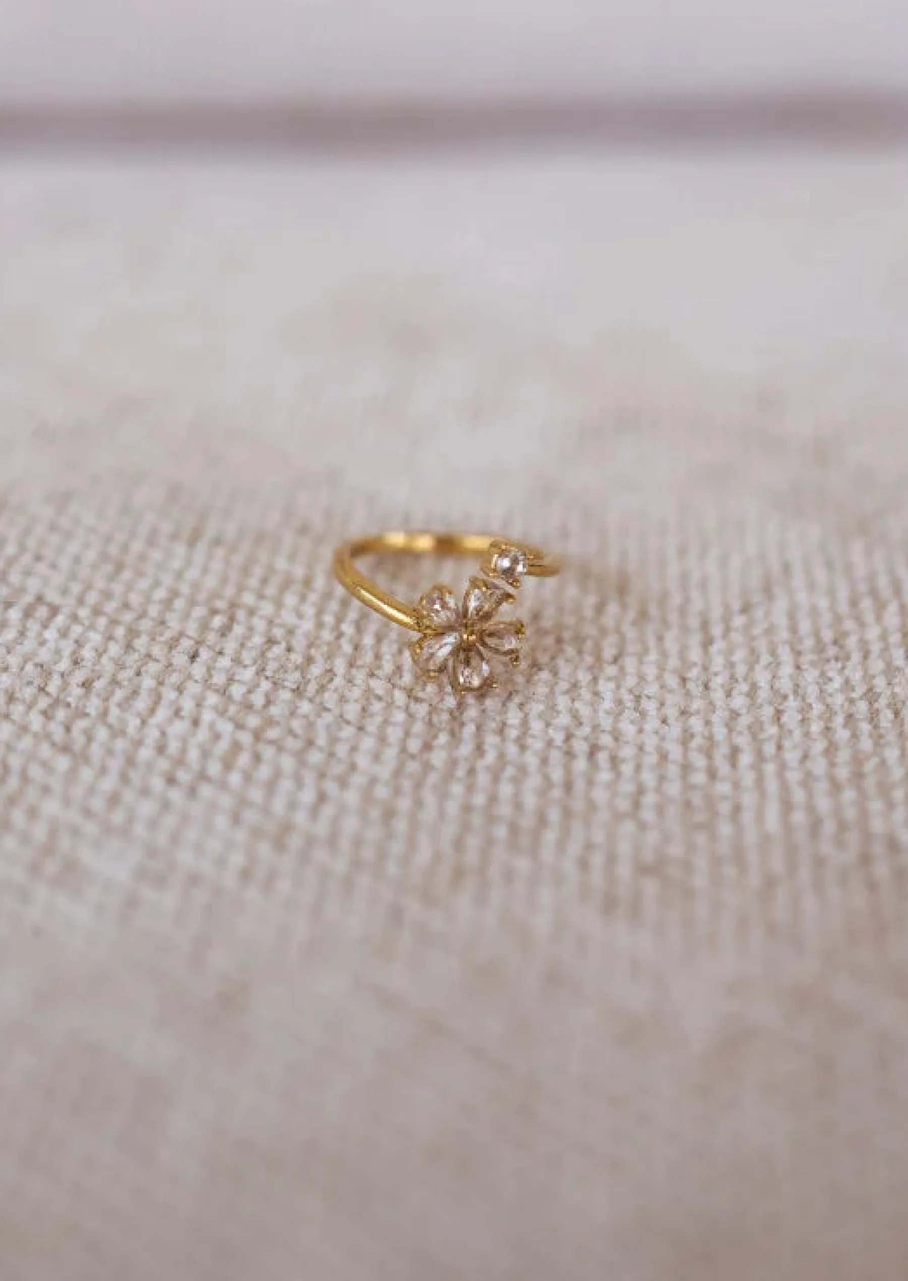 Bagues-EASY-CLOTHES Bague Rilla dorée | Bague effet diamants | Prêt-à-porter en ligne | Easy Clothes Dorée