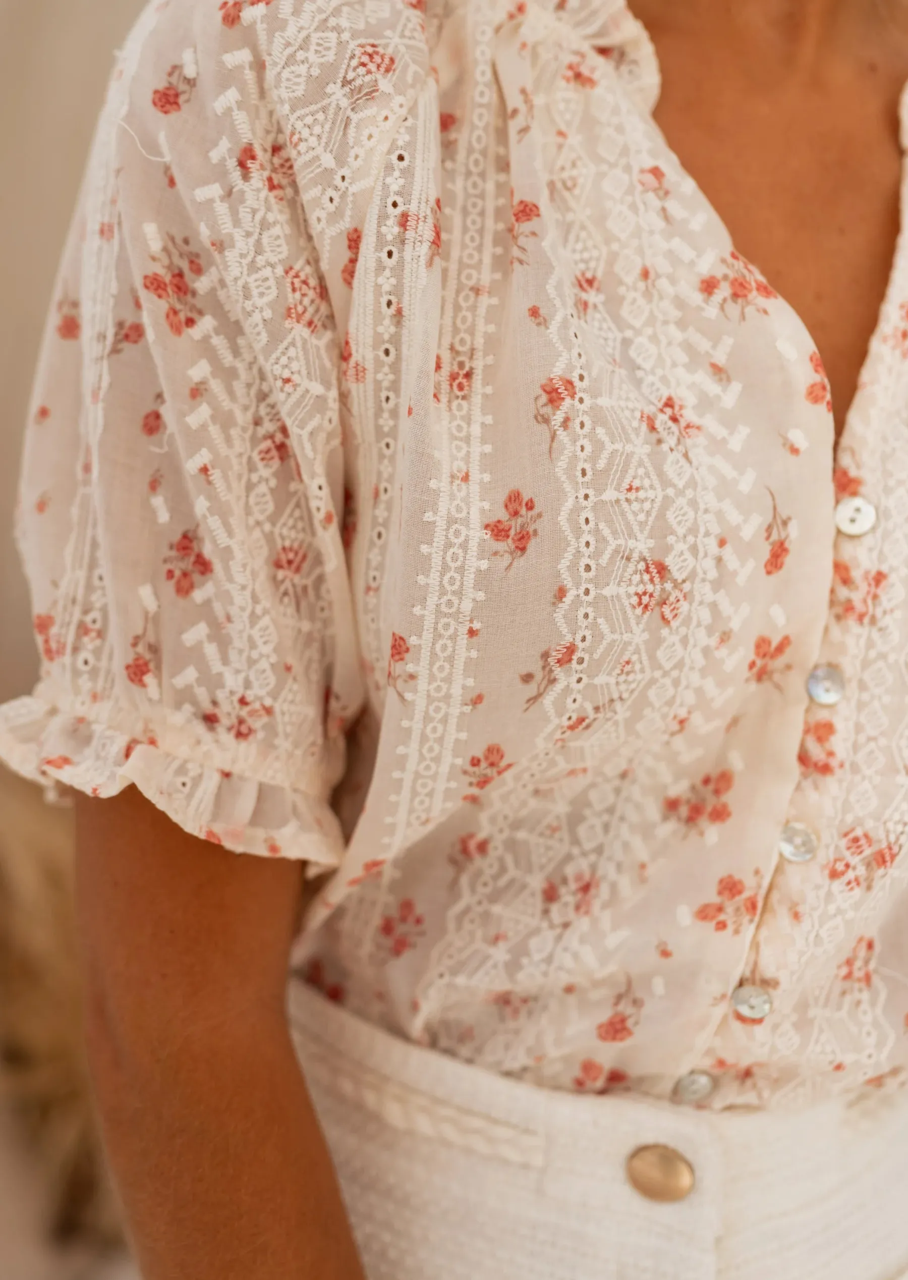Chemisiers & Blouses-EASY-CLOTHES Blouse Carine Écrue - Broderie - Motifs Couleur PêcheEasy Clothes Écrue en broderie