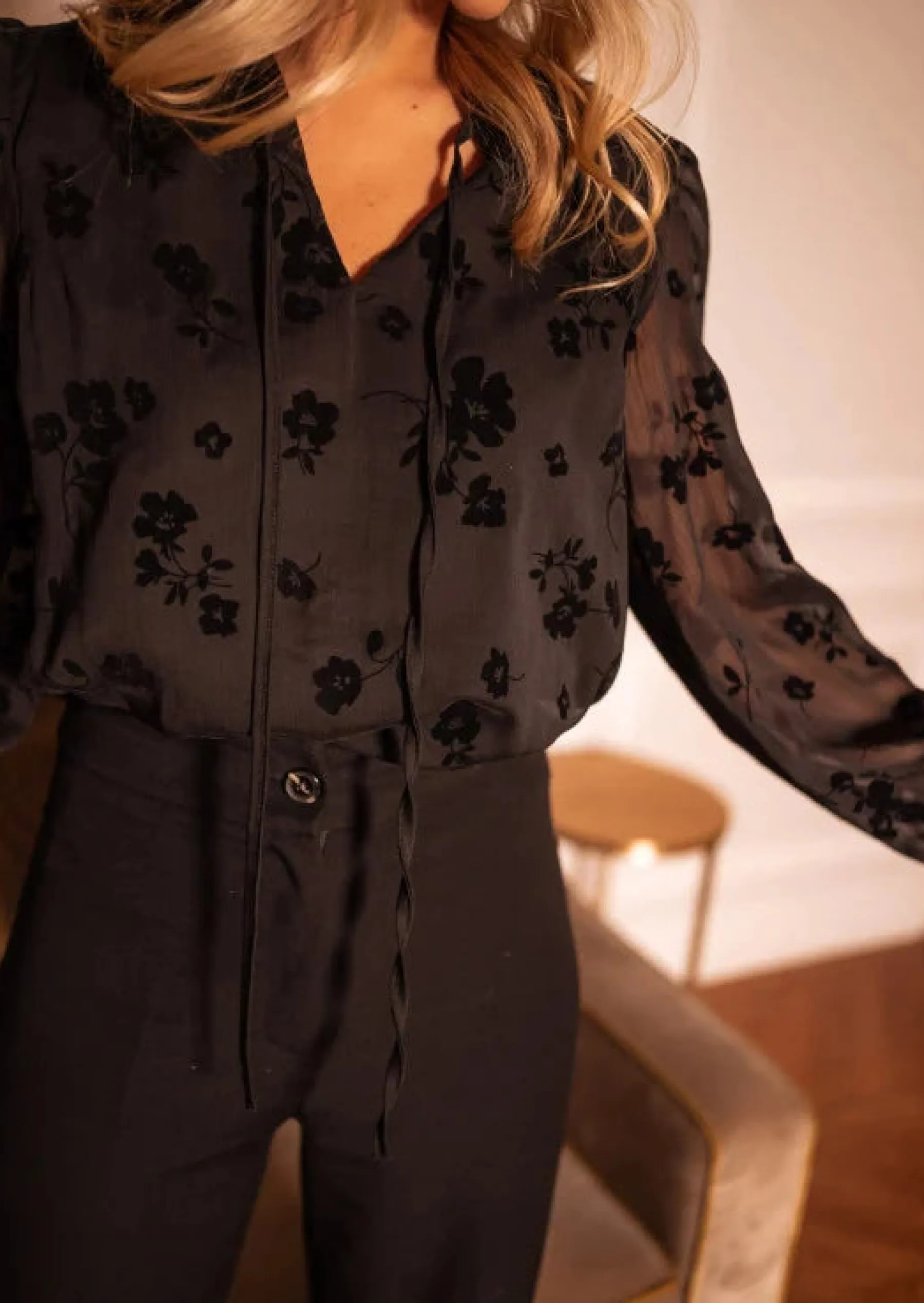 Chemisiers & Blouses-EASY-CLOTHES Blouse Maiko - Velours - Noire - Col VEasy Clothes Noire à fleurs
