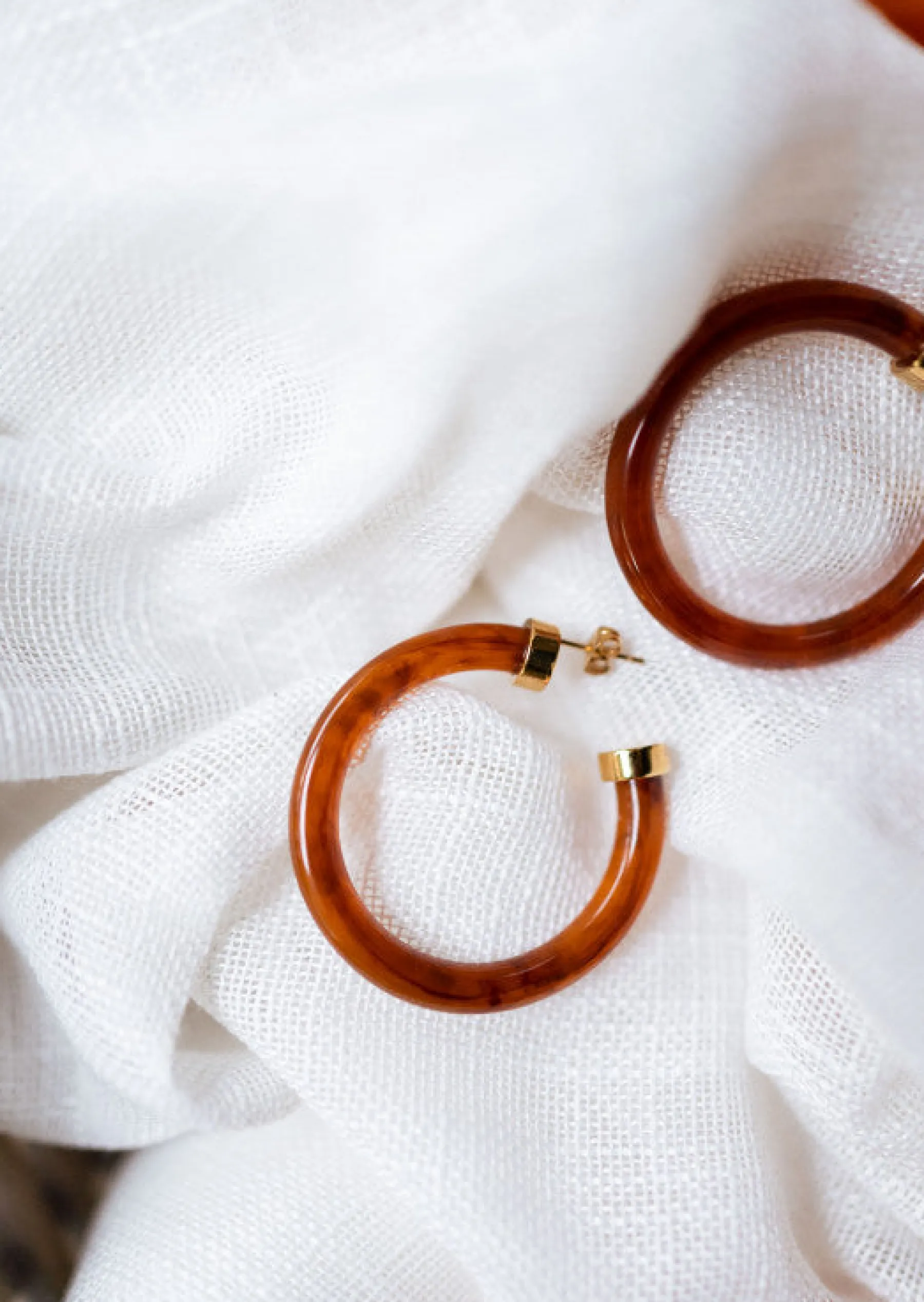Boucles d'oreilles-EASY-CLOTHES Boucles d’oreilles Bruna dorées | Boucles d'oreilles effet écaillé | Prêt-à-porter en ligne | Easy Clothes Dorées