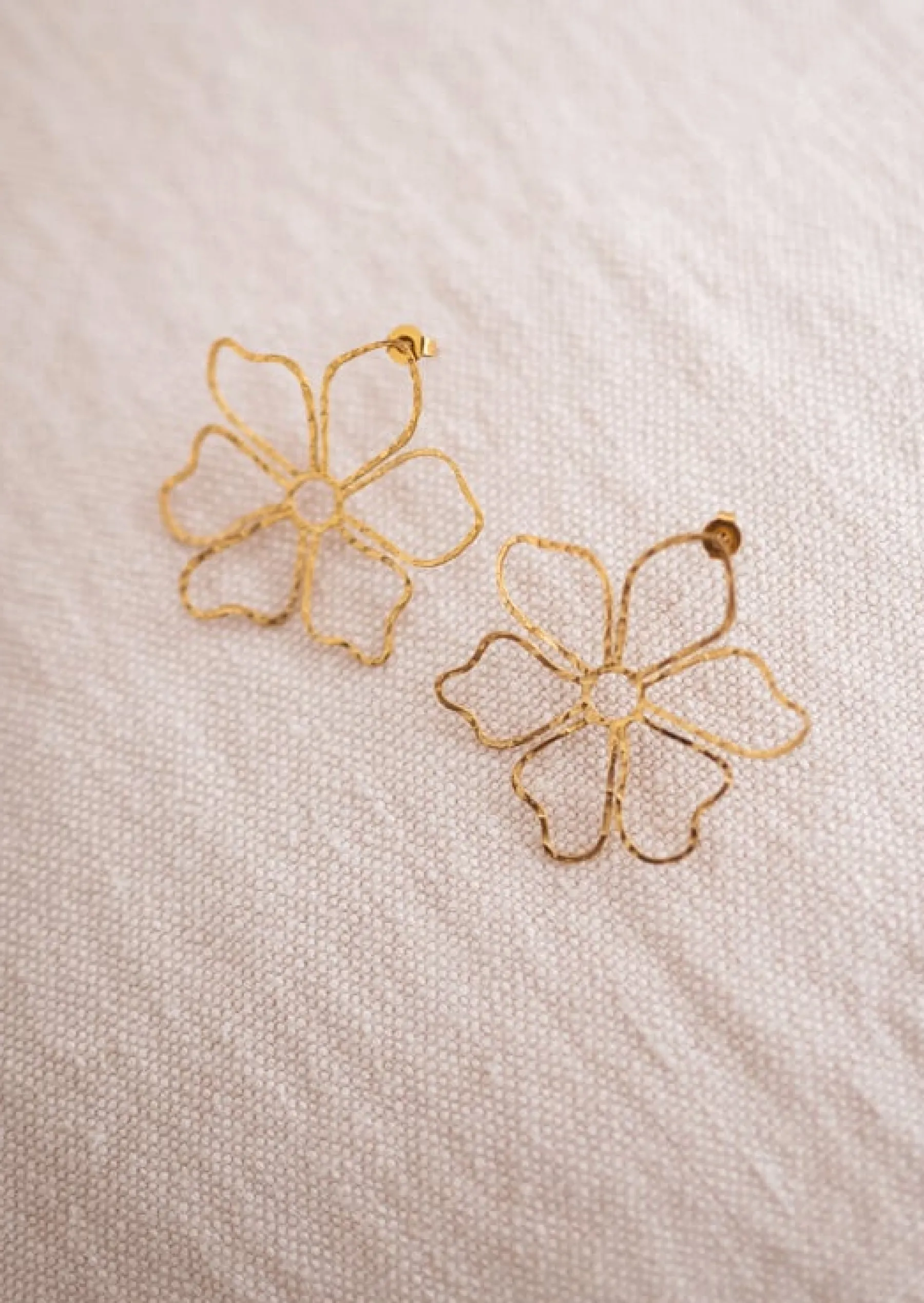 Boucles d'oreilles-EASY-CLOTHES Boucles d’Oreilles Dorées - Freja - Avec FleursEasy Clothes Dorées