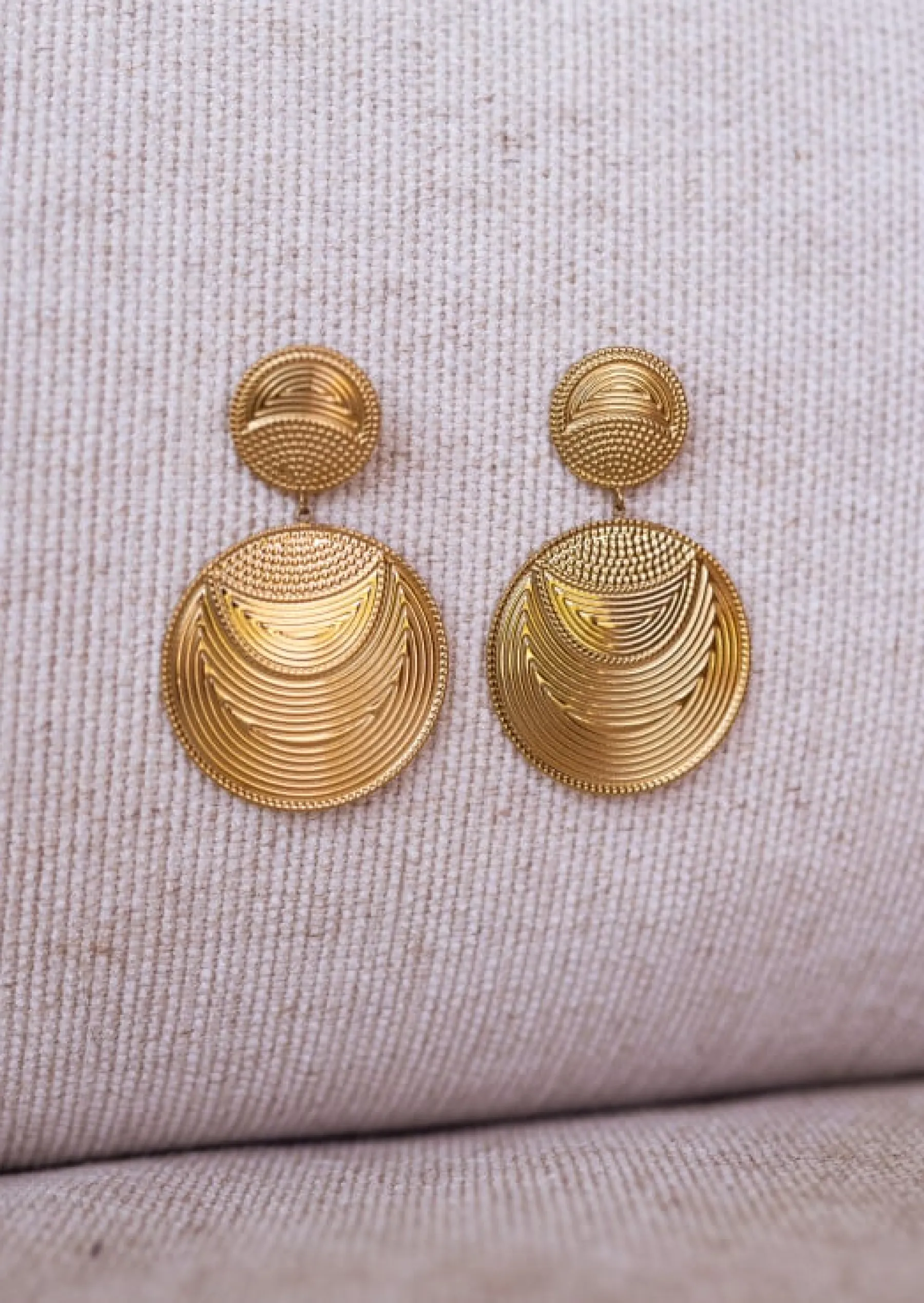 Boucles d'oreilles-EASY-CLOTHES Boucles d’oreilles Gory dorées | Boucles d’oreilles habillées | Prêt-à-porter en ligne | Easy Clothes Dorées