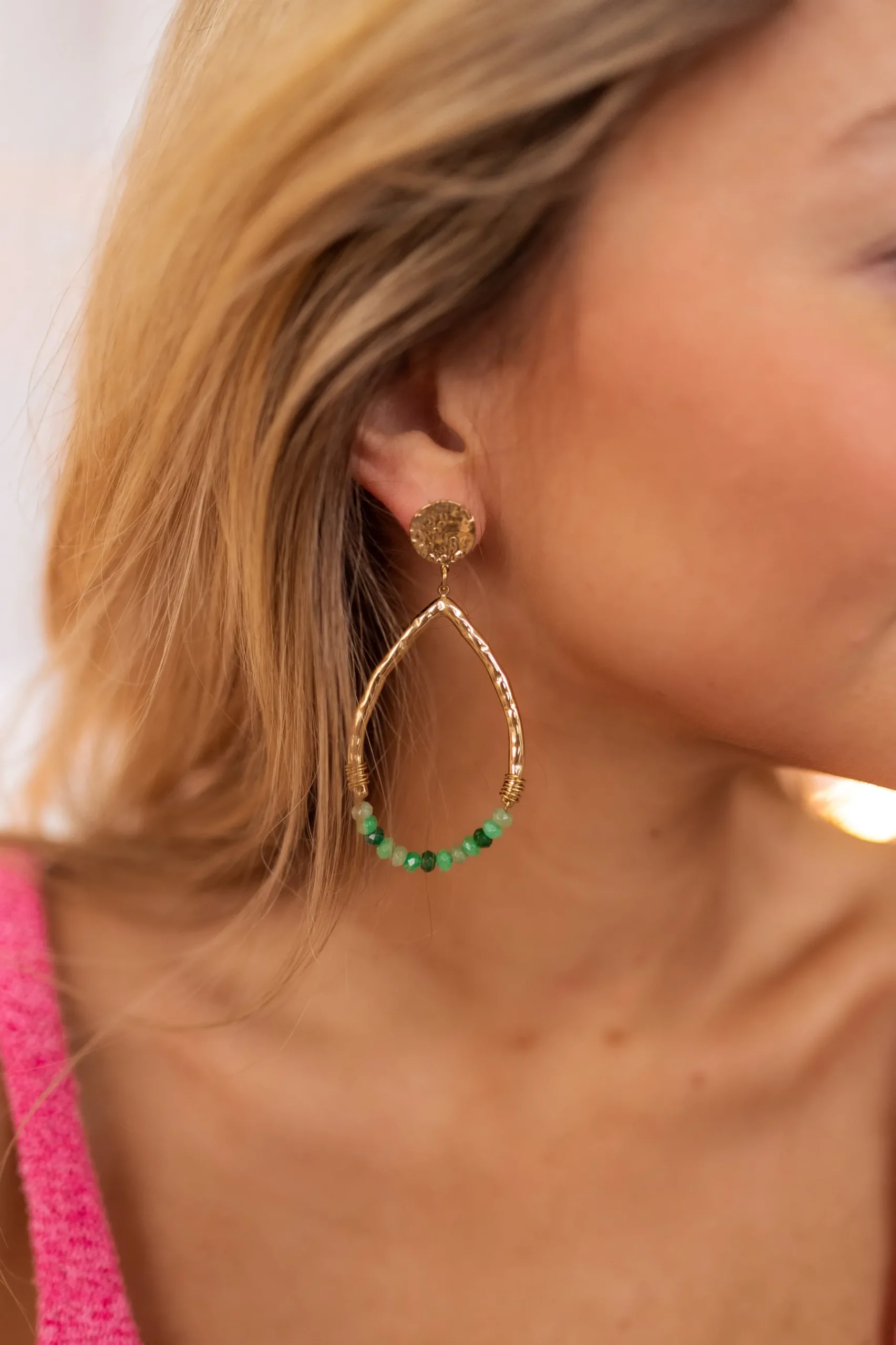 Boucles d'oreilles-EASY-CLOTHES Boucles d’oreilles Klaro dorées | Boucles d’oreilles à perles vertes | Prêt-à-porter en ligne | Easy Clothes Dorées