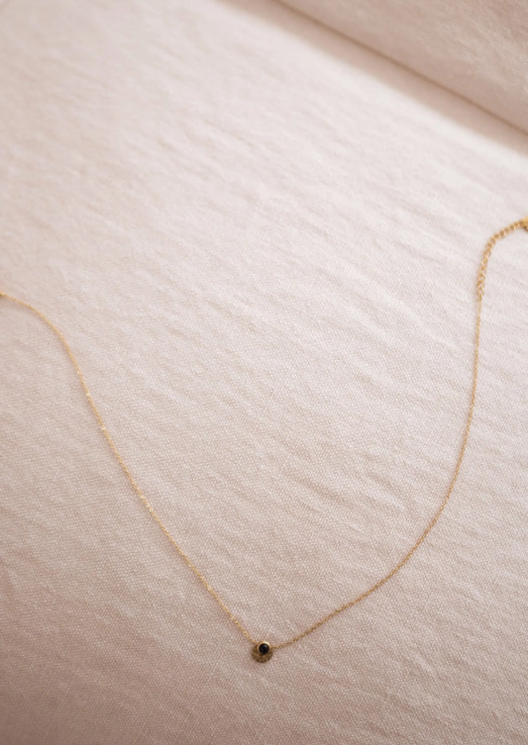 Colliers-EASY-CLOTHES Collier Reno Doré - Perle Noire - Bijoux Easy Clothes Doré