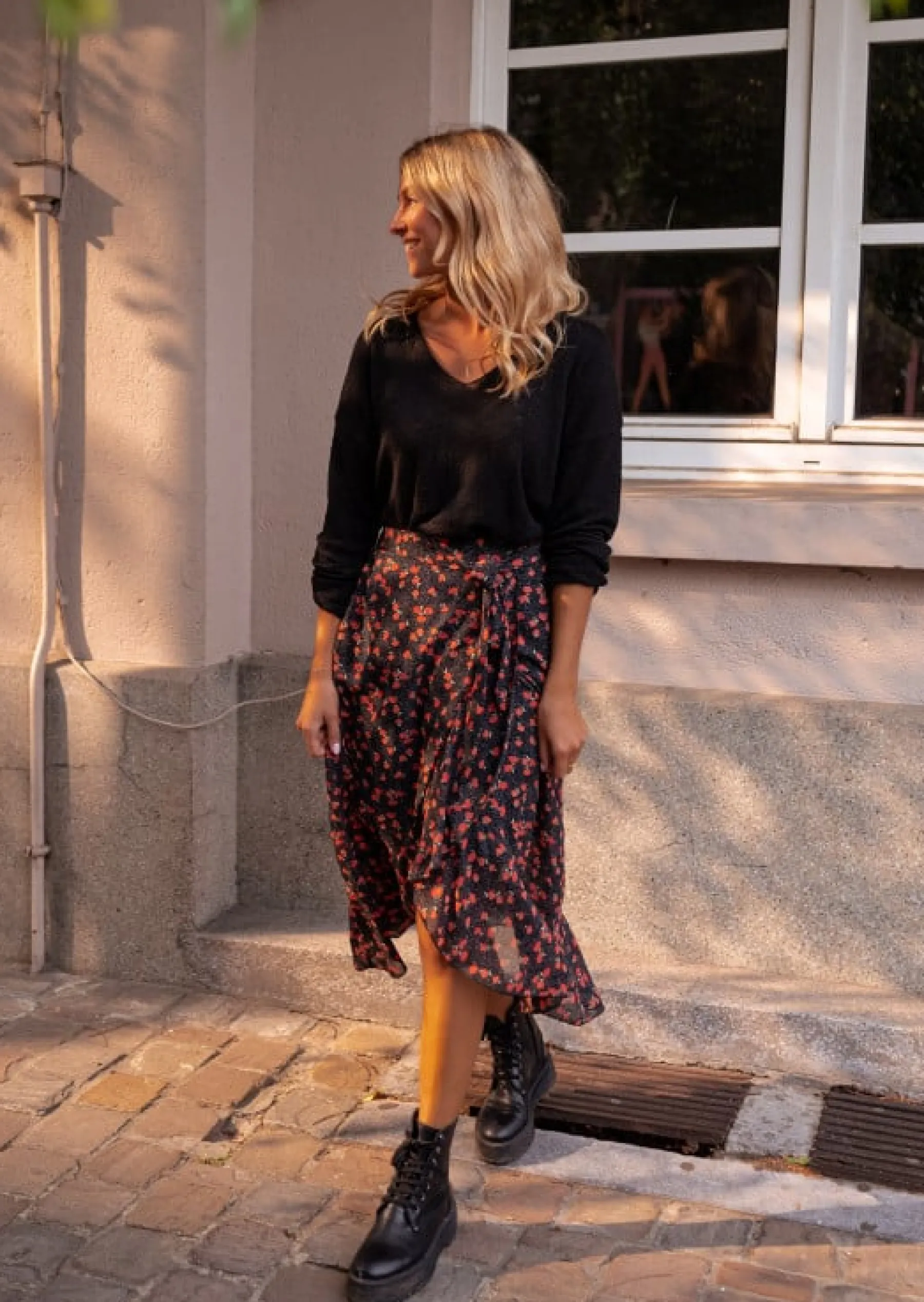 Jupes & Shorts-EASY-CLOTHES Jupe Mi Longue London - Noire Avec Motifs - FluideEasy Clothes Noire