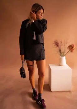 Jupes & Shorts-EASY-CLOTHES Jupe Short Valentina - Noire Matelassée - Moderne & ÉléganteEasy Clothes Noire matelassée