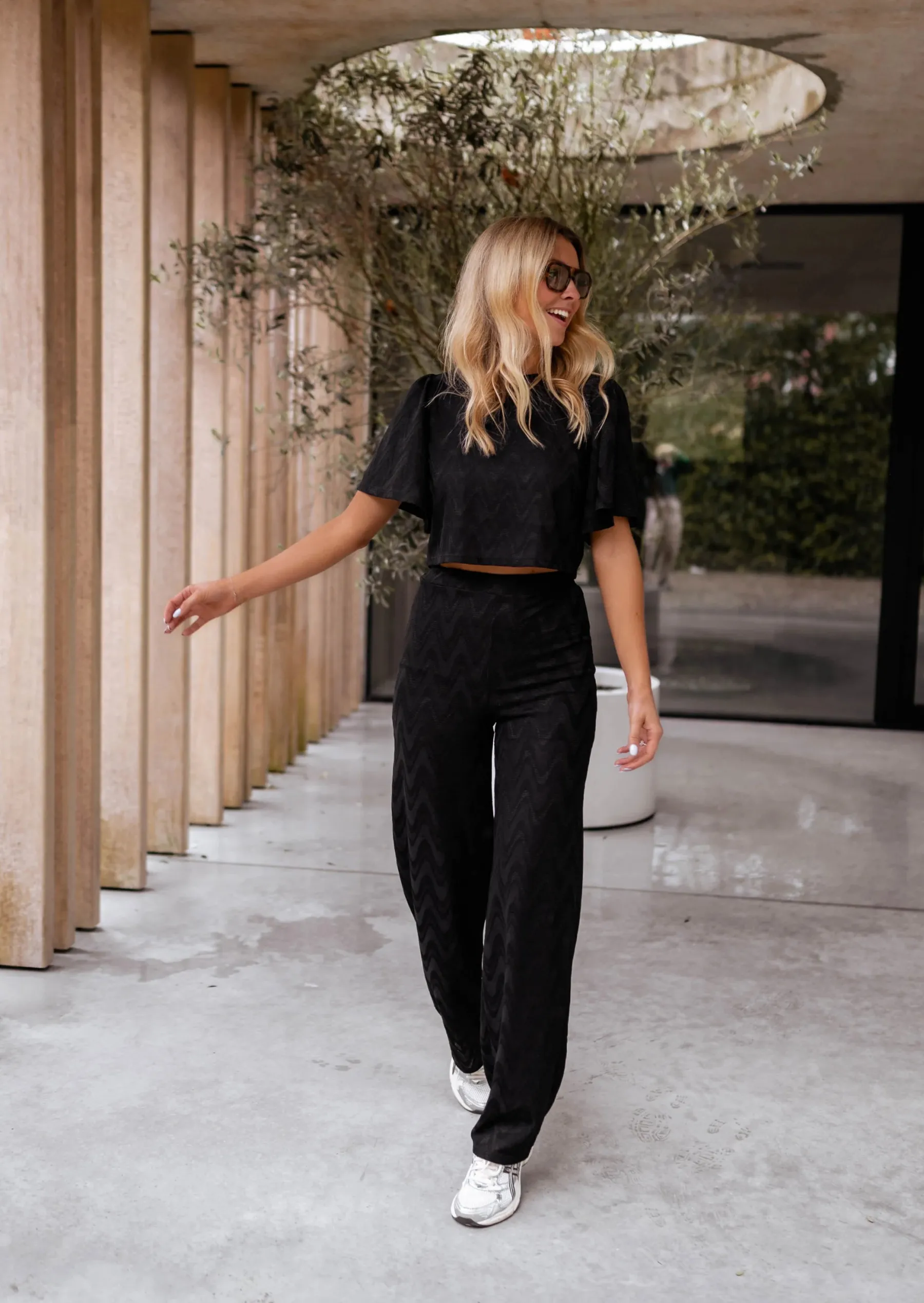 Pantalons-EASY-CLOTHES Pantalon Betsou noir brodé - CREATION | Pantalon brodé ample | Prêt-à-porter en ligne | Easy Clothes Noir brodé