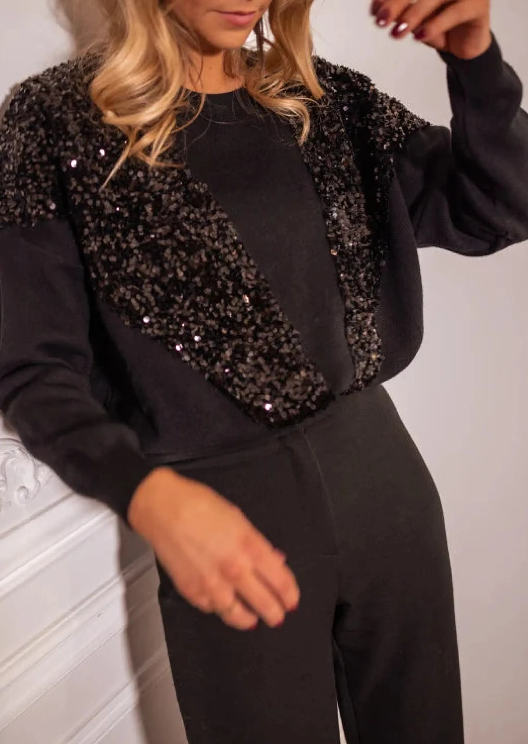 Pulls & Gilets-EASY-CLOTHES Pull Noir Paillettes - Dorine - Col RondEasy Clothes Noir à paillettes