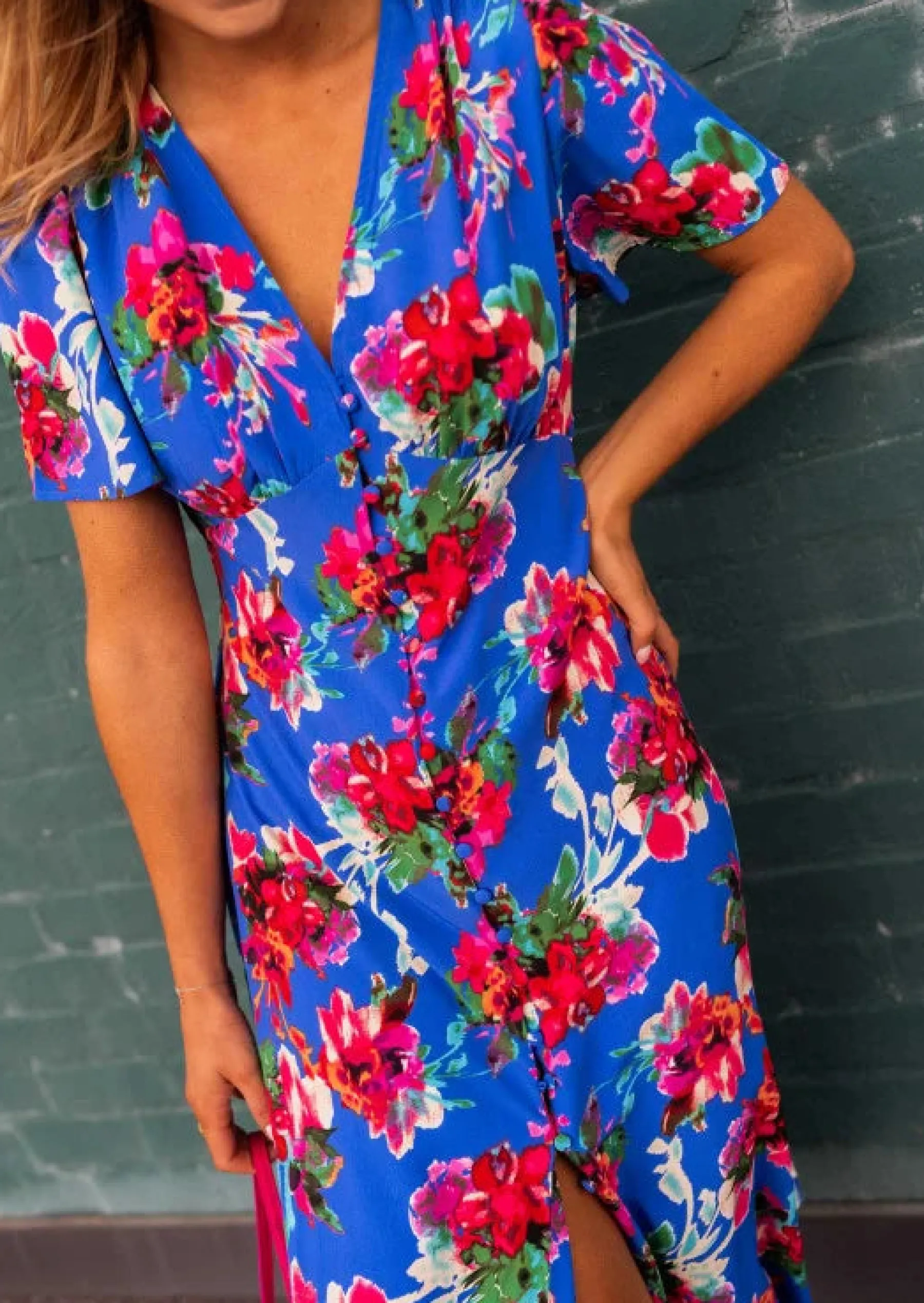 Robes-EASY-CLOTHES Robe Dana bleue à fleurs | Robe fendue à fleurs | Prêt-à-porter en ligne | Easy Clothes Bleue à fleurs