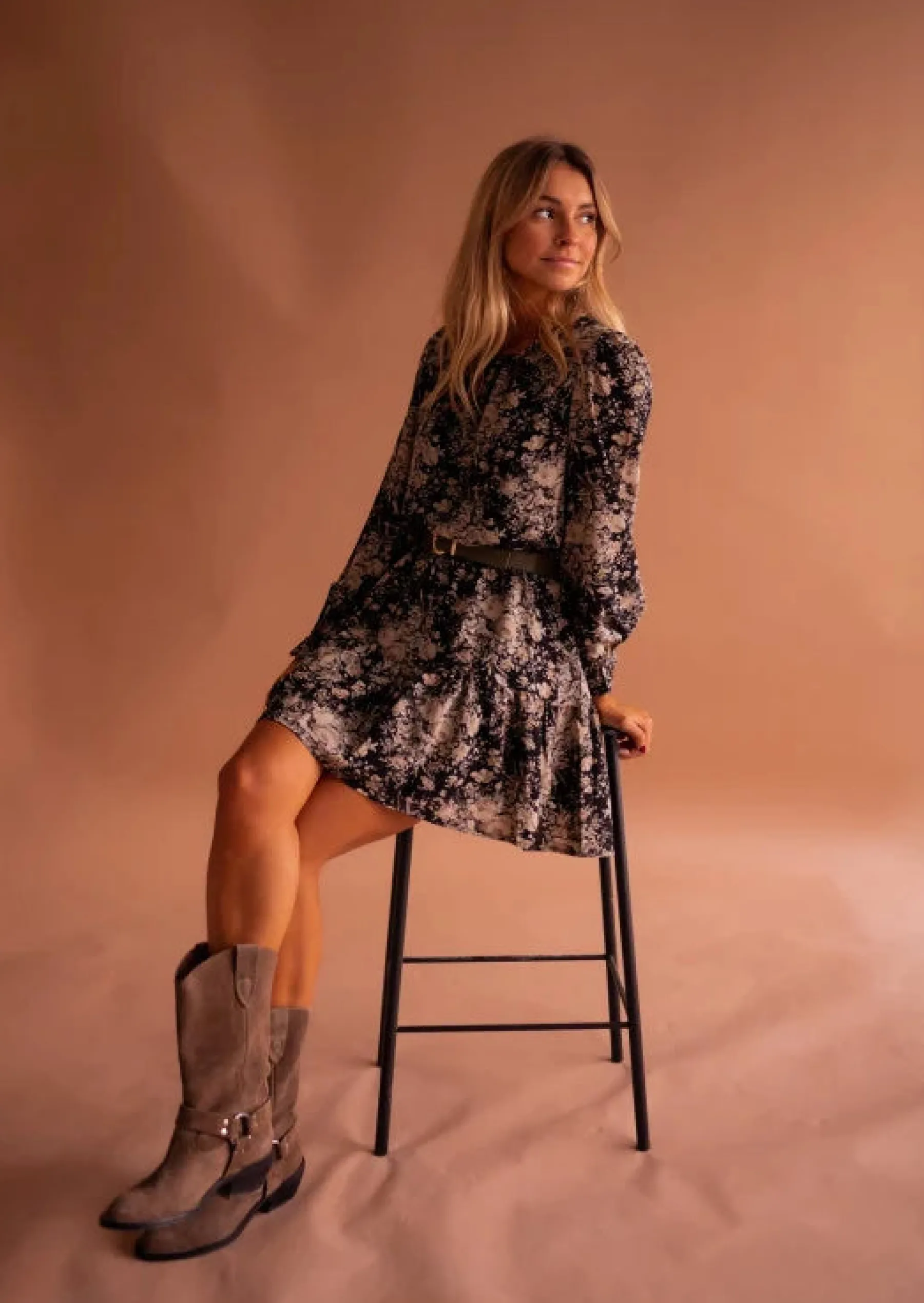 Robes-EASY-CLOTHES Robe Drew - Noire & Taupe - A Fleurs - FluideEasy Clothes Noire et taupe à fleurs