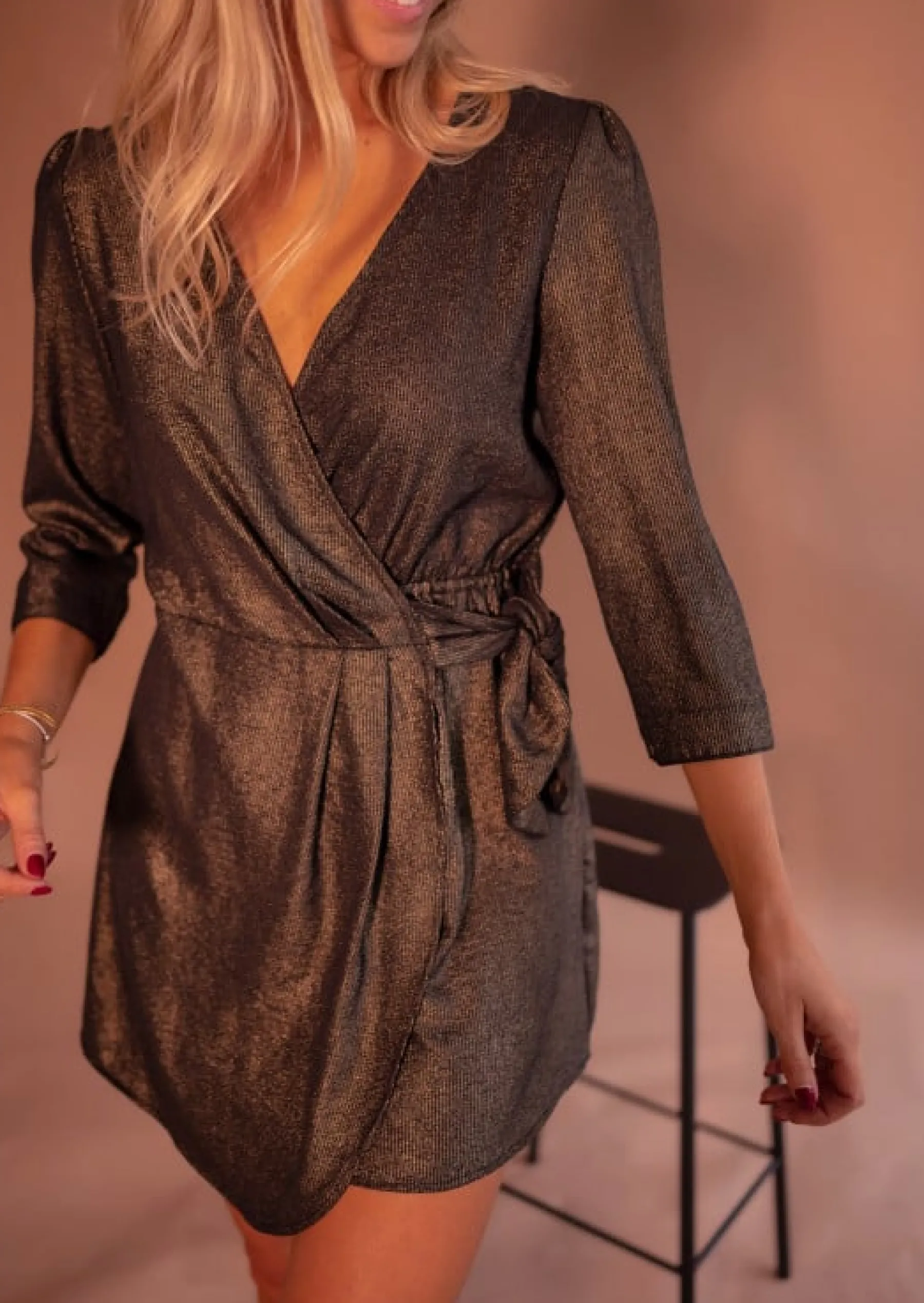 Robes-EASY-CLOTHES Robe Isee - Noire & Dorée - Décolleté Cache CoeurEasy Clothes Noire et dorée