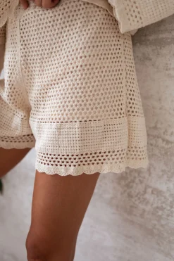 Jupes & Shorts-EASY-CLOTHES Short Cola - écru en crochetEasy Clothes Écru en crochet