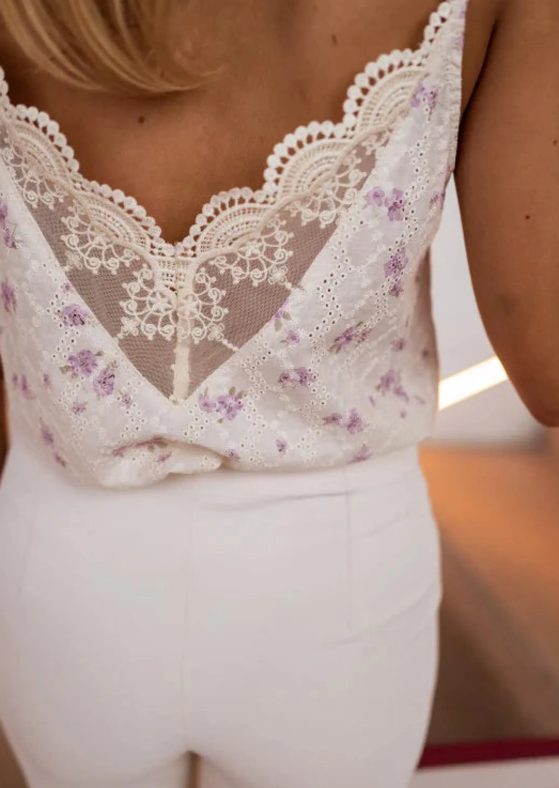 Tops & T-shirts-EASY-CLOTHES Top Auda écru à fleurs mauves | Top fleuri léger | Prêt-à-porter en ligne | Easy Clothes Écru à fleurs mauves