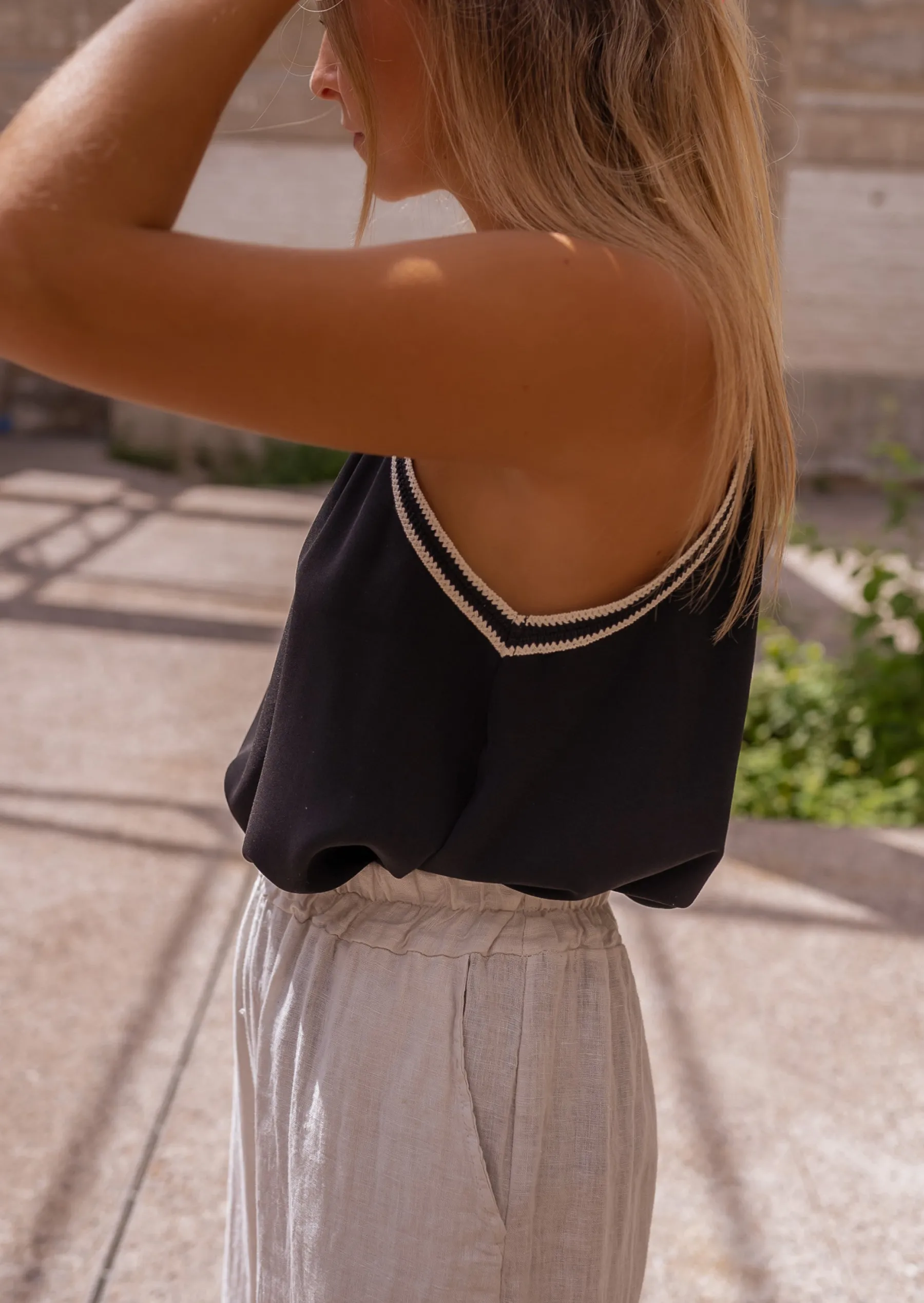 Tops & T-shirts-EASY-CLOTHES Top Pia - Noir - Finition Crochet - Col Rond - Vêtements FemmeEasy Clothes Noir